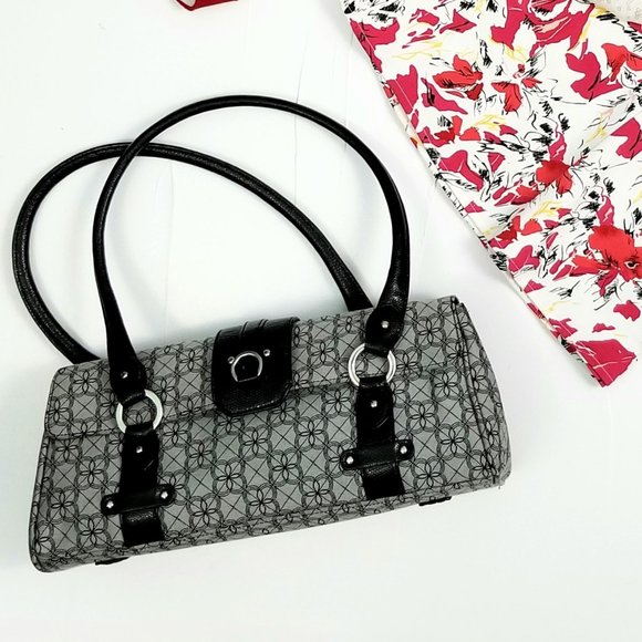 FIND THESE THINGS AND MORE IN MY CLOSET! - Picture 4 of 5